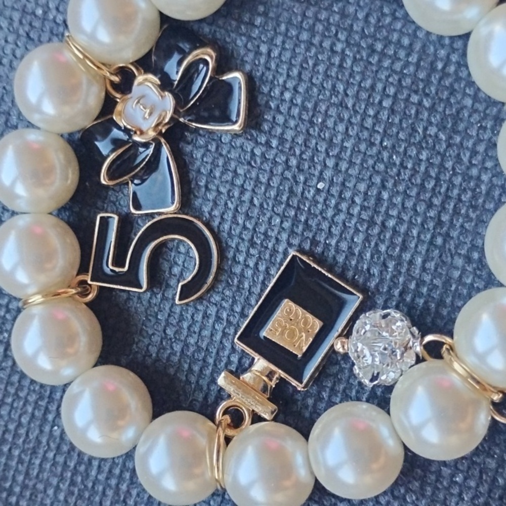 Elegant Pearl Charm Bracelet - Picture 5 of 5